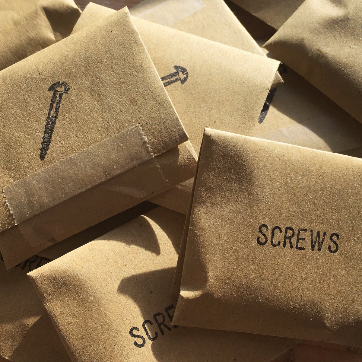 NaylorFay's tweet photo. Replenishing the little screw packets ready for orders 👍 #diy #homedecor #renovation #finishingtouches #attentiontodetail https://t.co/LUXuXrrS4L