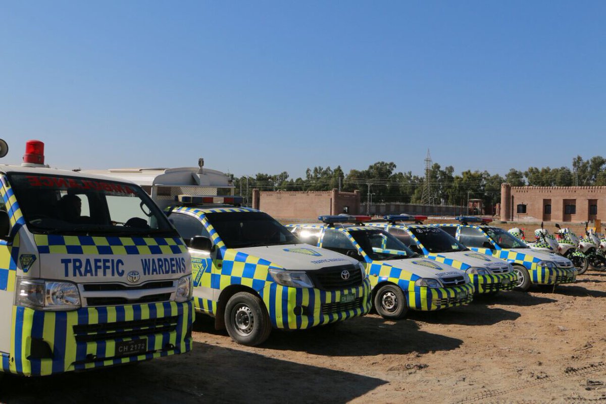 DrNausheenPTI's tweet photo. Newly built Police Lines & Traffic Management School in Kohat inaugurated by Chairman @ImranKhanPTI #KPPoliceReforms https://t.co/NZEbjAAayP