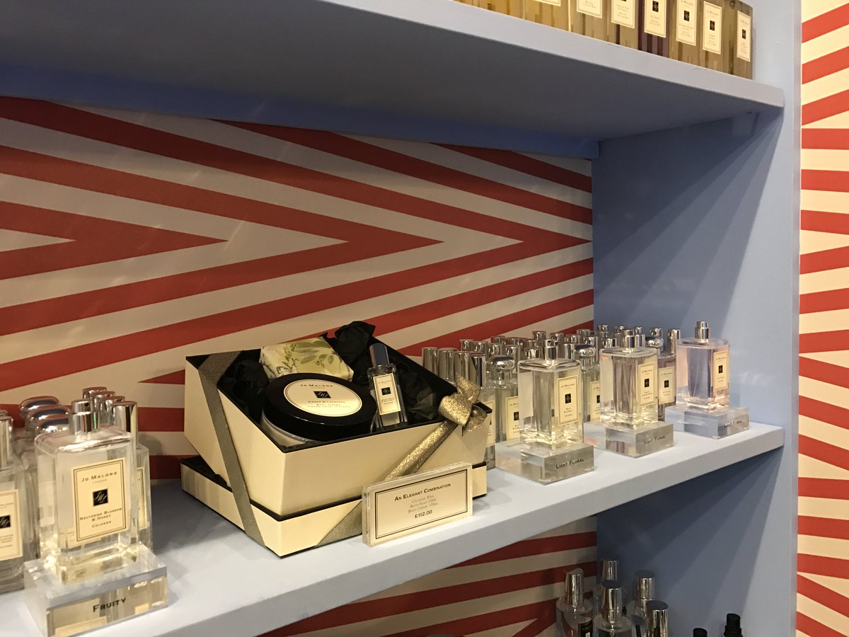 MandFMagazine's tweet photo. We visited the new @JoMaloneLondon pop-up boutique for gifting ideas 🤶
Open at 6 Mortimer Street #Fitzrovia until 23 December! https://t.co/ALVqgsFVJI
