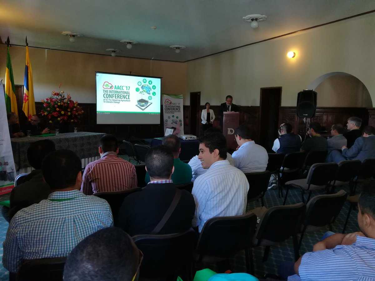 jrafaelbermudez's tweet photo. Iniciamos tres días de compartir conocimiento científico en el marco del #AACC2017 gracias a @RedRicclisa @crepic https://t.co/AwAaCc4P56