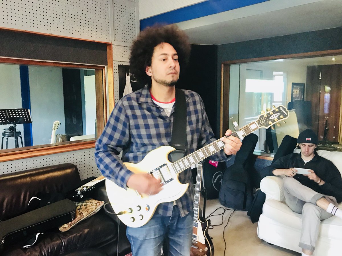 DigForestStudio's tweet image. Day 3 of Tim Hendricks Project album - Tim on guitars, sounding great 🎸👌 digitalforeststudio.com
