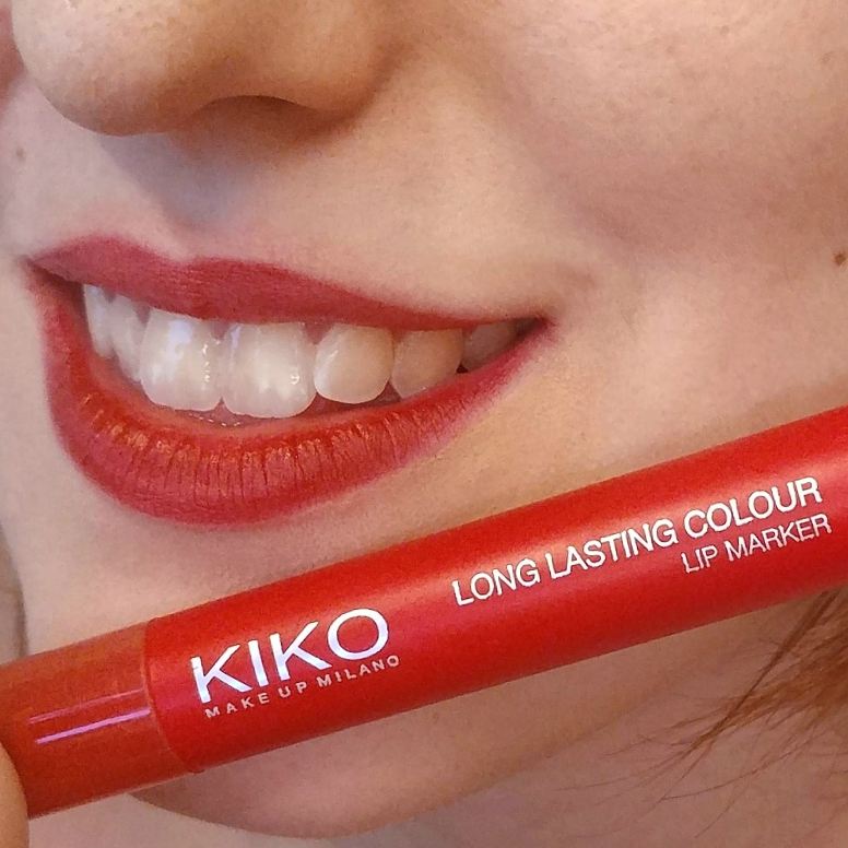 HertallyMakeup's tweet photo. Os dejo unas fotos de uno de mis tintes labiales favoritos, recién aplicado y tras unas horas (ducha incluida 🚿). Es muy cómodo de llevar, el color es precioso, y la duración increíble. 
Más información en mi Instagram 😄📷
#KIKOTrendSetters #RedLips #TinteLabial 💋 https://t.co/CNeML7Kf8E