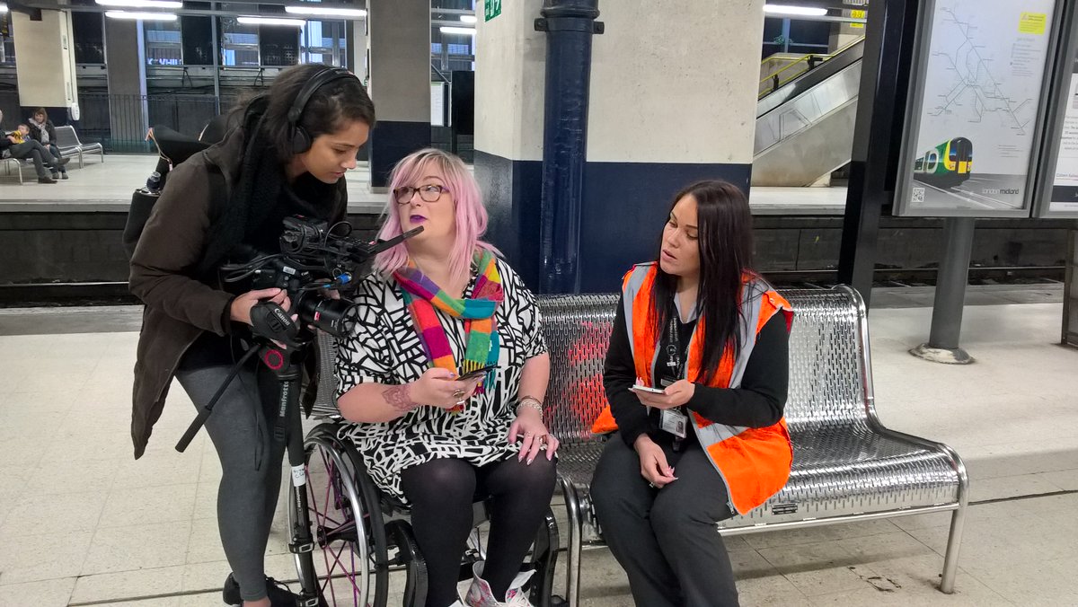 LM_Newsfeed's tweet photo. . @LondonMidland filming with @BBCClick making travel simple for everyone with @EmilyRYates https://t.co/zbtFCokrXy