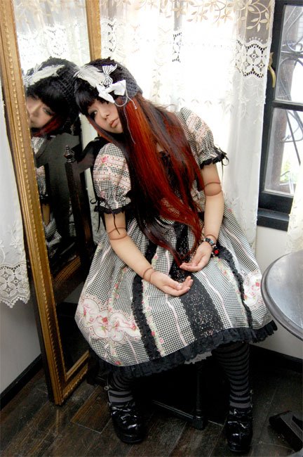 こちらの作品は「球体関節式 キッシー 壱」です。モデルは岸田尚さん