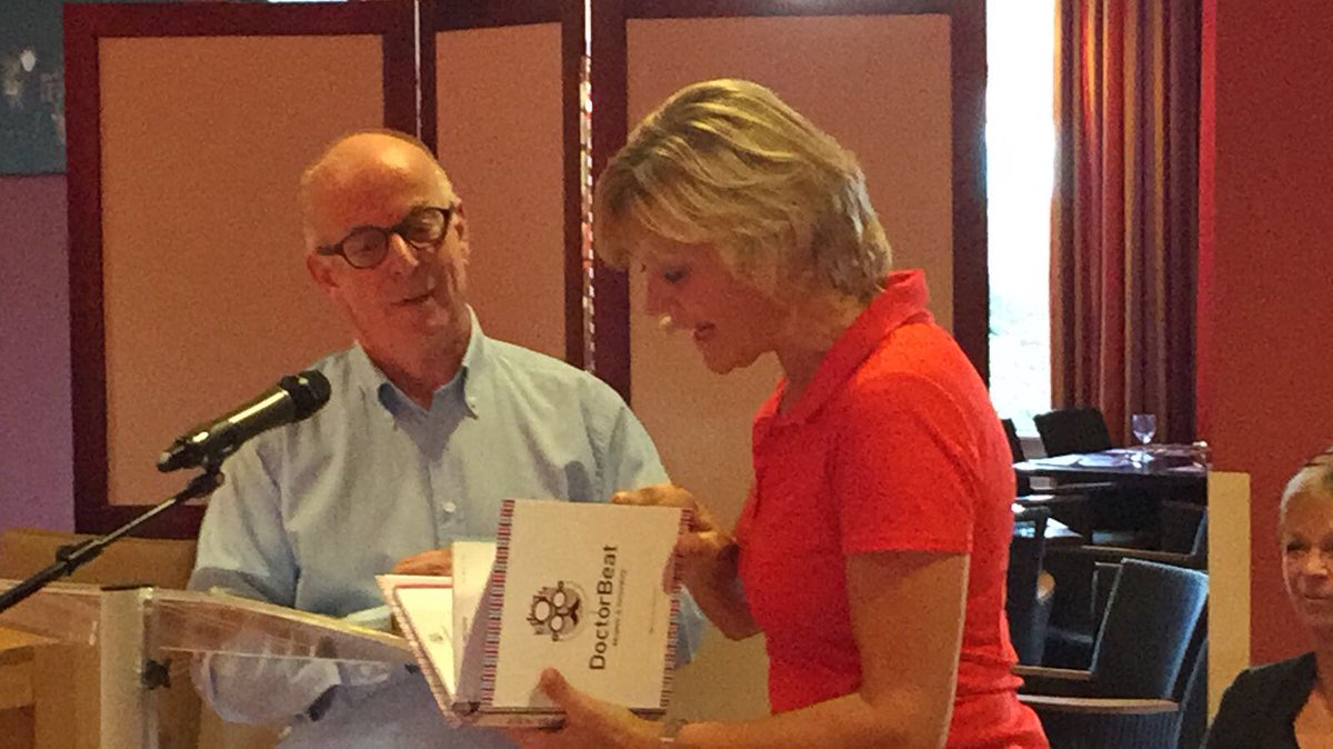 Parkinson_NL's tweet photo. Vandaag uitreiking van nieuwe werkboek #DoctorBeat in #Parkinson Café #Schiedam met @OlgaCommandeur https://t.co/7YptjfF76o