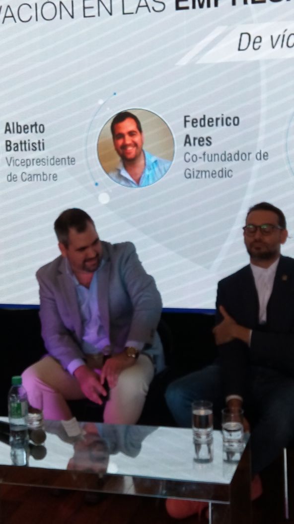 UNAJE's tweet photo. "Tenemos gente contratada pero lo que más nos sirvió es tener gente por proyecto porque la juventud está cambiando y los pibes de hoy no se bancan una oficina de 9 a 18, si la empresa no se acomoda a las costumbres de hoy, no sobrevive", dice @federicoares. https://t.co/J4z3pZIOoo