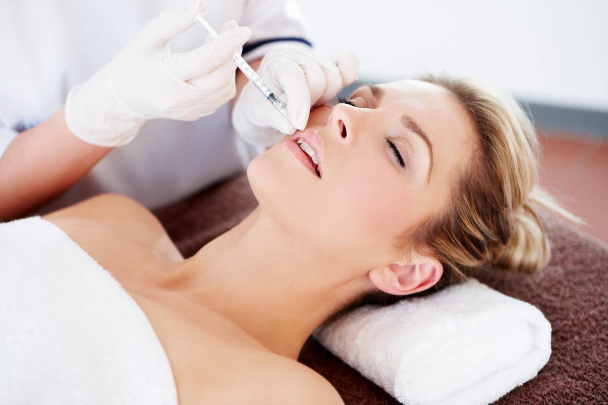 DermaMedicalUK's tweet photo. "Women are receiving Botox injections in their scalps so they don't ruin their blow dries by sweating"

Would you get this done? What are your thoughts?

Full article - https://t.co/77INI3tulV…/women-botox-scalp-injections… https://t.co/sBRB27hSW3