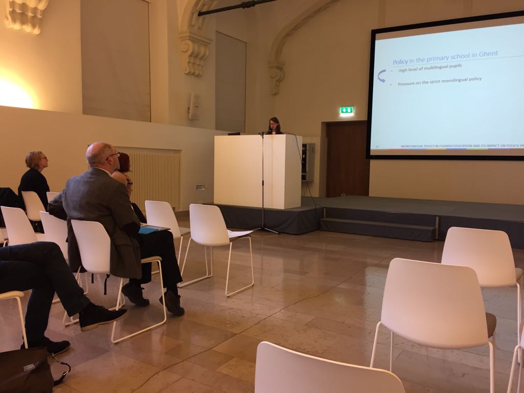 Ward_Peeters's tweet photo. Kirsten Rosiers (#ULB) on monolingual policy in Flemish education and its impact on policy, practices and attitudes #ALAPP2017 https://t.co/iDTCl01rFX