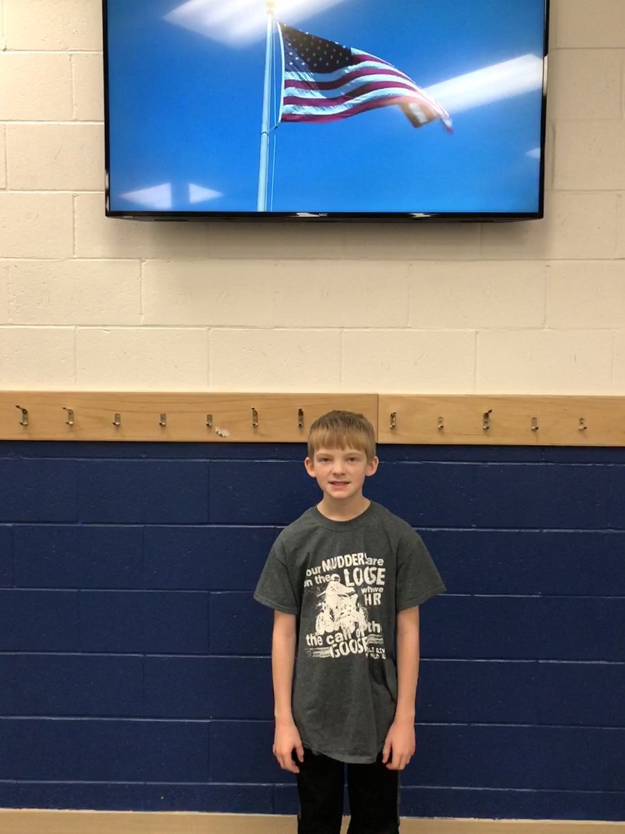 bjloe82's tweet photo. CES 4th grdr Jesse Martinson wanted kids in the cafe to be able to stand and salute during the pledge! #creativekids #kidslead #trfprowlers https://t.co/1JmTZCRII8