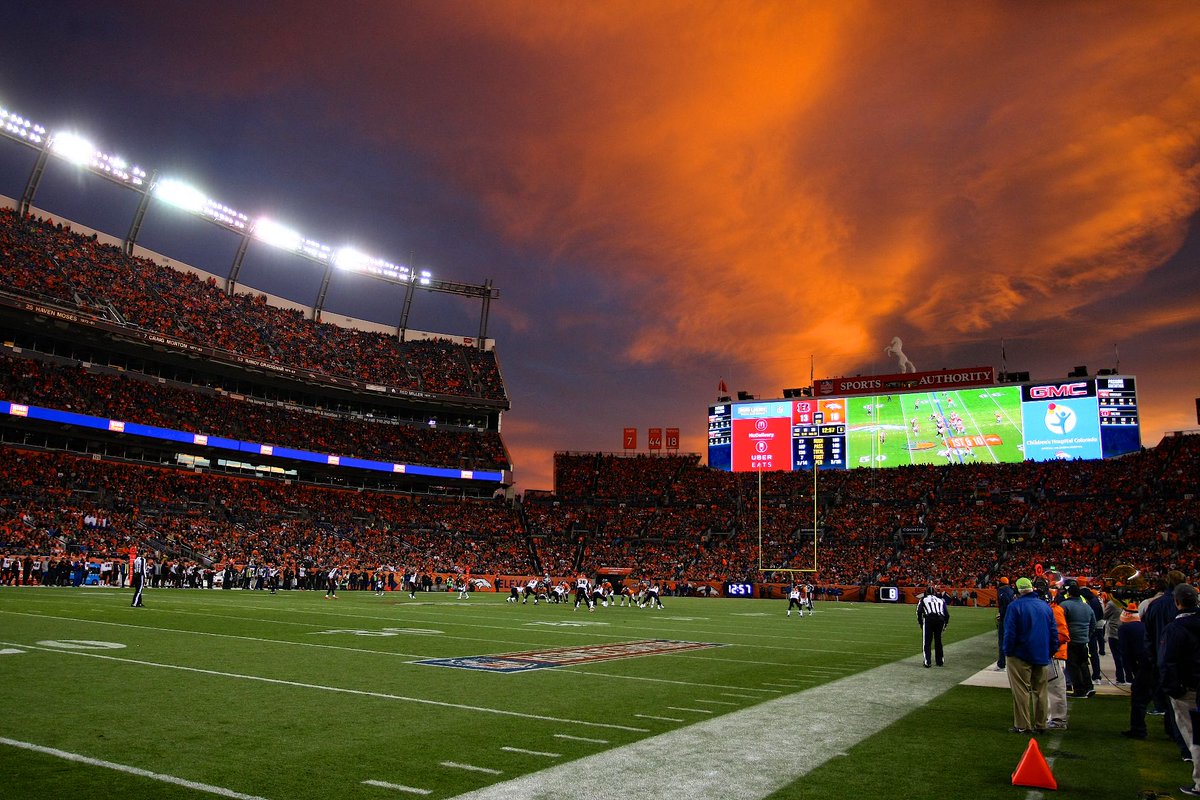 paulcloud's tweet photo. The game didn't go as I had hoped, but the view was amazing!
#UnitedInOrange #BroncosCountry #DenverBroncos #sunset #GoBroncos https://t.co/UTrR7lIEmr