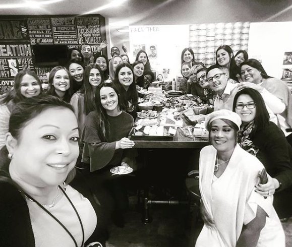 ProjectWW's tweet photo. Celebrating #ThanksgivingEve across the #ProjectWW network. Major key? Clothing that stretches. And pumpkin pie. https://t.co/HPfFQUrFFo