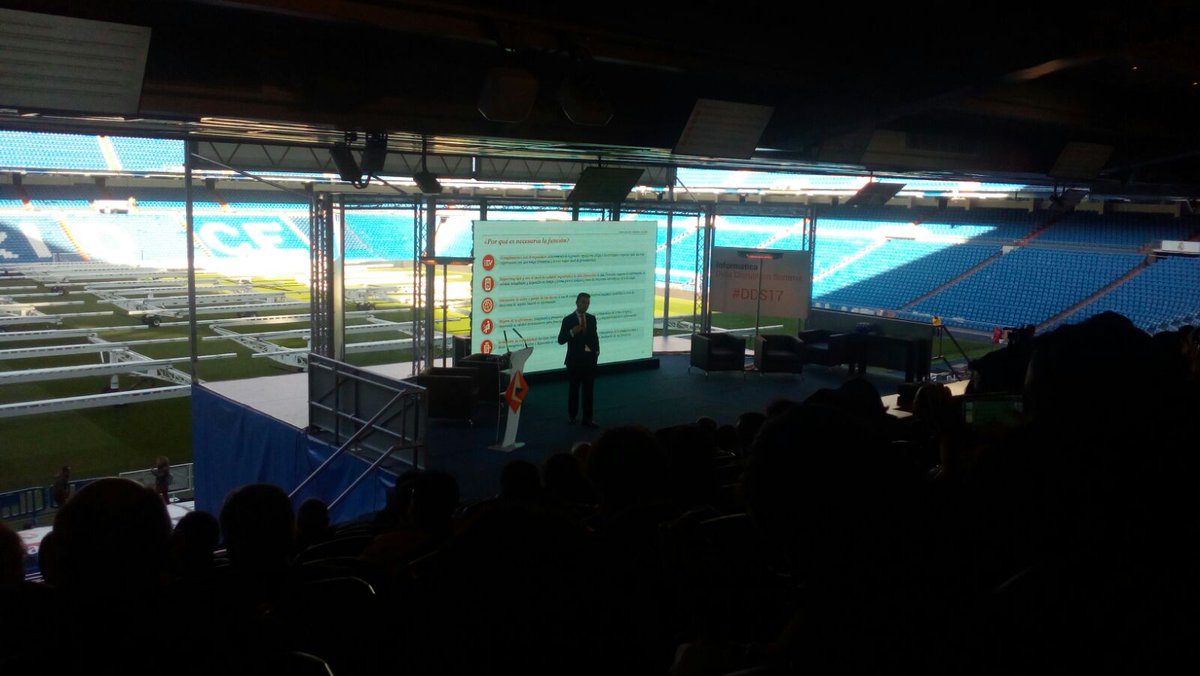 altim_TI's tweet photo. Hoy hemos estado en Data Disruption Summit 2017 descubriendo el poder de los datos #DDS17 ¡Muy interesante! 👏 https://t.co/z0jtNmZdvj https://t.co/1ChzFwyS9L