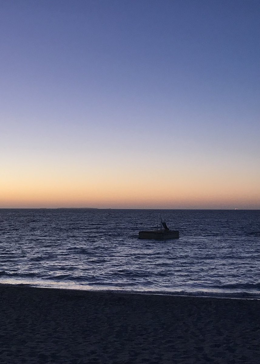 PicklesManey's tweet photo. End of an awesome day #CoogeeBeach #SnapPerth https://t.co/ax1vbDt8IK