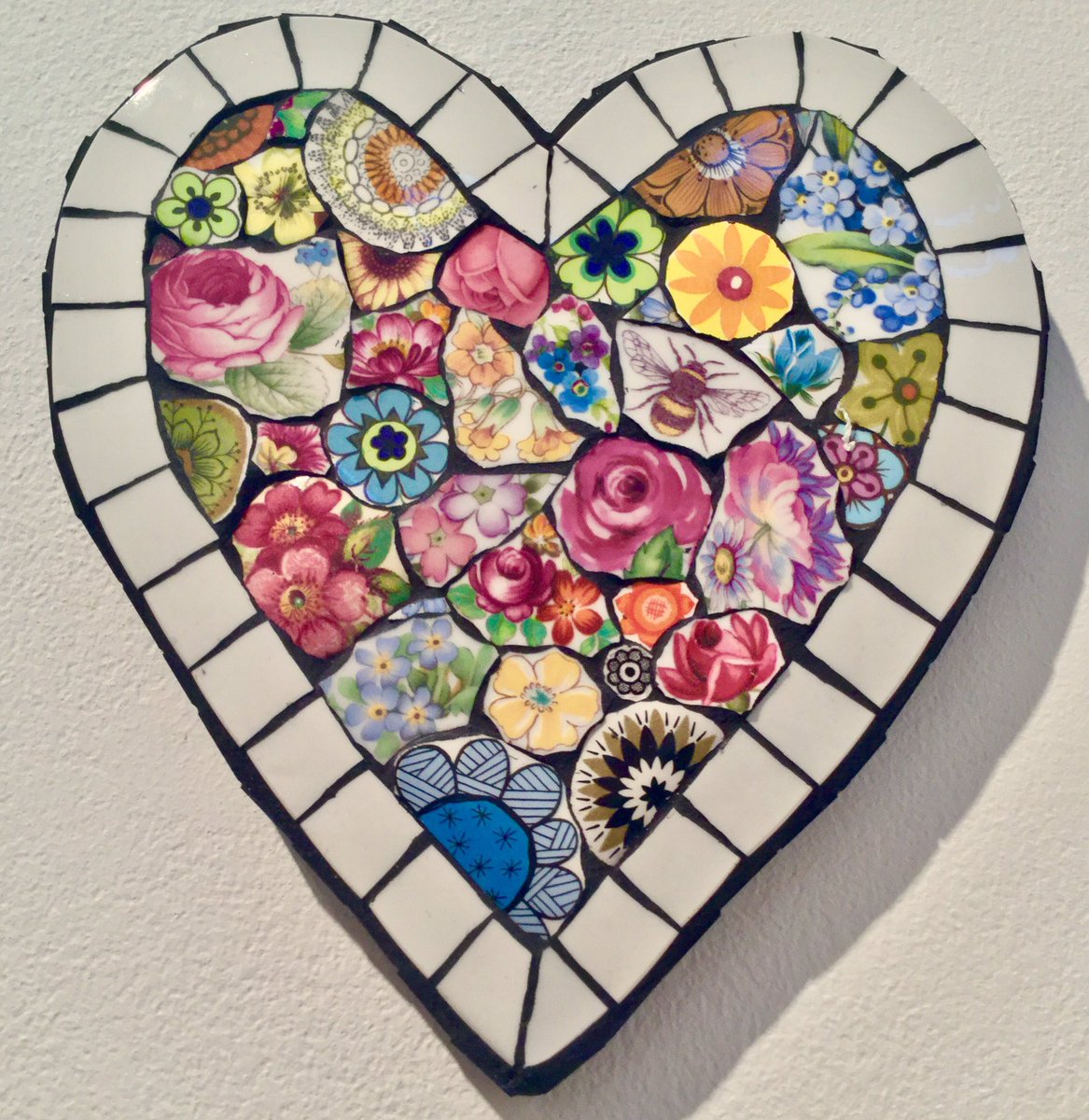 make_southwest's tweet photo. We #heart these #mosaics by Angela Ibbs now in our #Make2017 show #craftsforchristmas #giftideas #shop #buyhandmade https://t.co/FPe3NXoZZq
