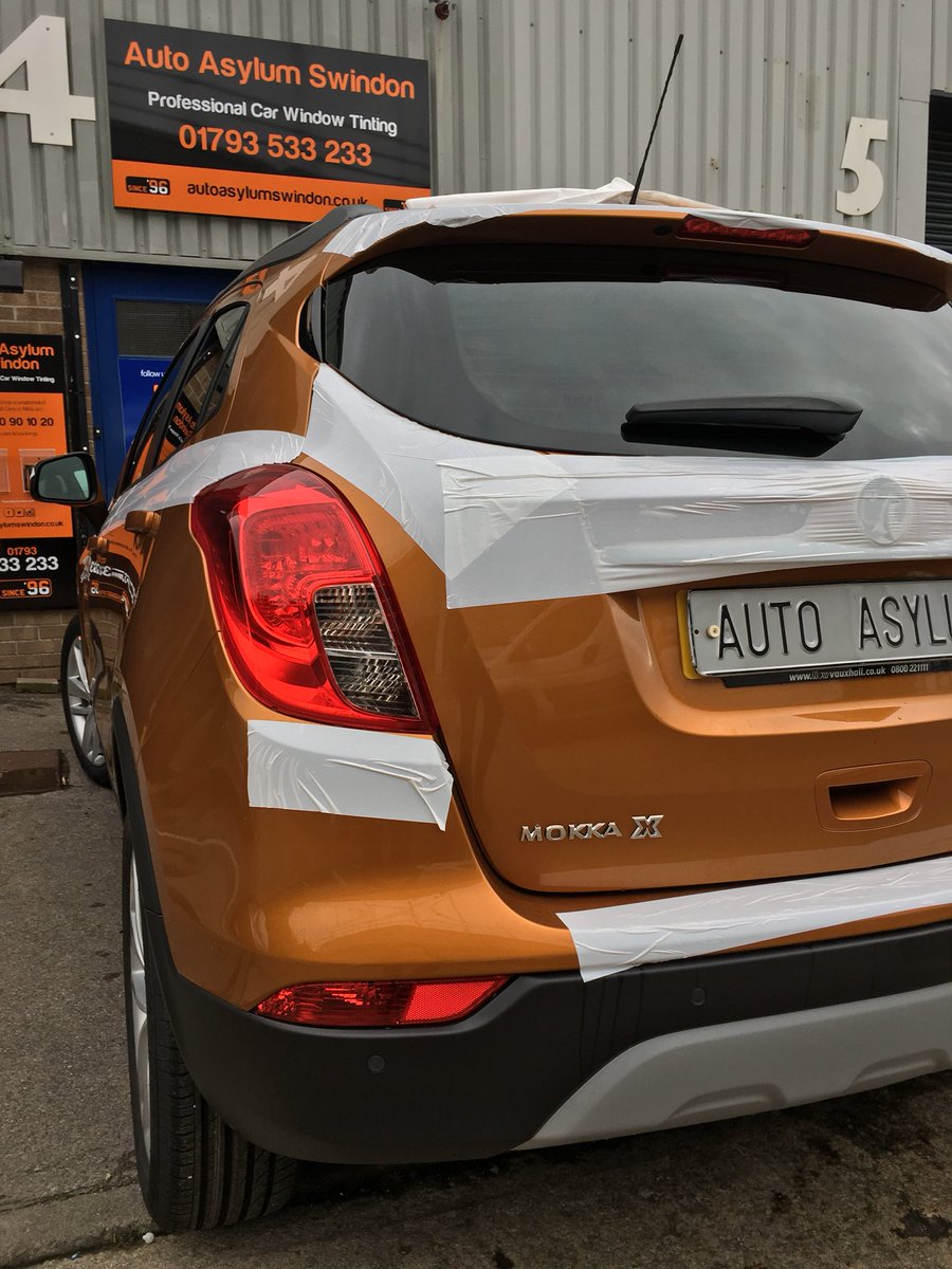 AutoAsylumWilts's tweet photo. As you can see this Vauxhall Mokka is straight off the delivery truck 😉 #newcar We fitted Carbon 18% Dark Smoke Premium Window Film to the rear 5 windows for @NowVauxhall #Swindon 
Professional Window Tinting at #autoasylumswindon #windowtinting https://t.co/KUCcNLaOkA