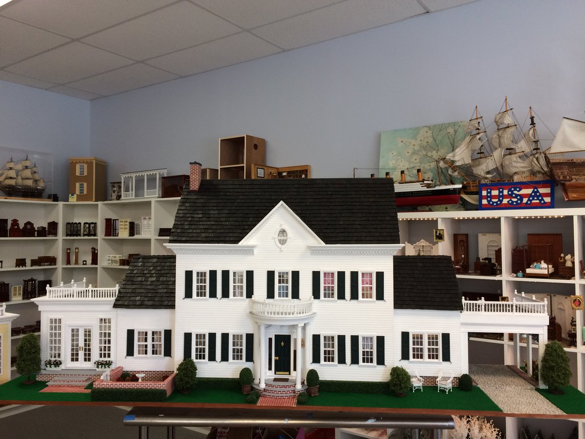 lilliputs dollhouse