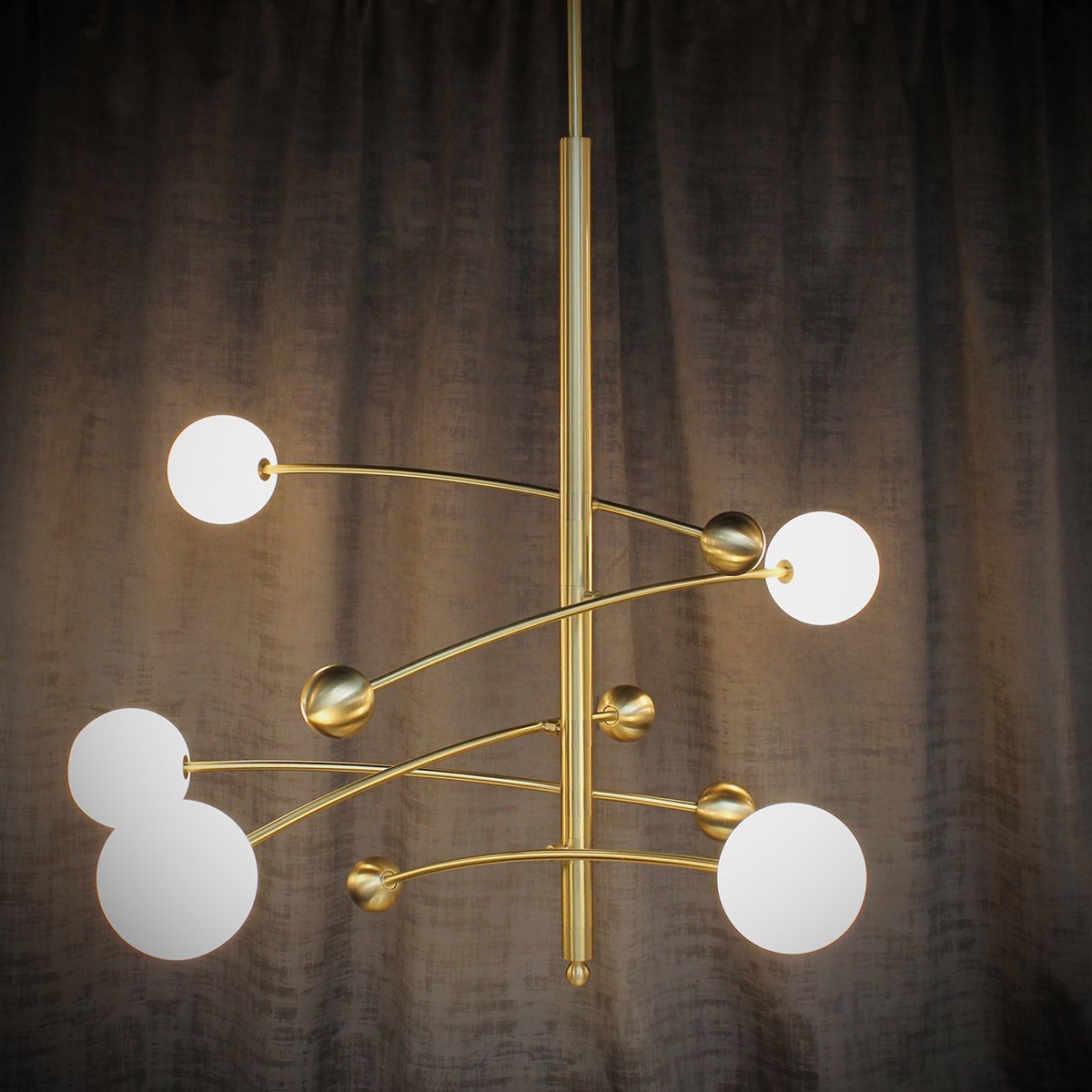 Heathfield_Co's tweet photo. Our showpiece Ballerina pendant at this year’s @sleepevent features delicately illuminated opal glass spheres on elegantly arching satin brass stems #Sleep17 #Sleep2017 #Sleepevent #heathfield #heathfieldandco #ballerina #pendant #brass #glass #lighting #detail #design https://t.co/cmF71Of8uX