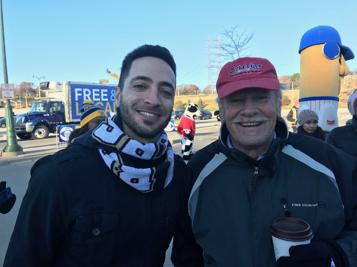 sprecherbrewery's tweet photo. Look who came out to join Sprecher for a great cause at the Milwaukee @hungertaskforce event... Rooty, Randy &amp; Ryan Braun! https://t.co/XNGVY4jPJa