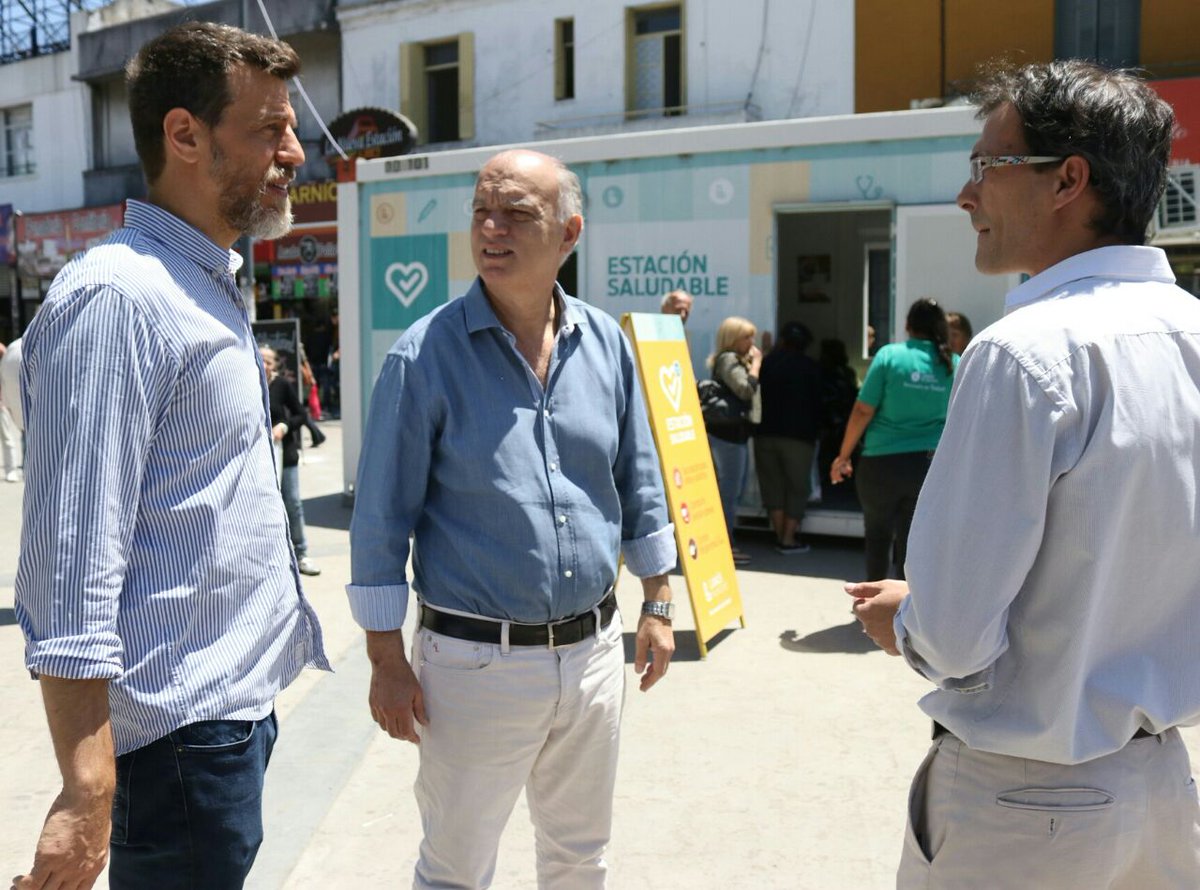Nestorgrindetti's tweet photo. Recorrí junto a @diegokravetz y @drgustavosieli la Estación Saludable de Plaza Belgrano, donde los vecinos pueden atenderse con nuestro equipo de Salud. https://t.co/Ibza6S1A4M