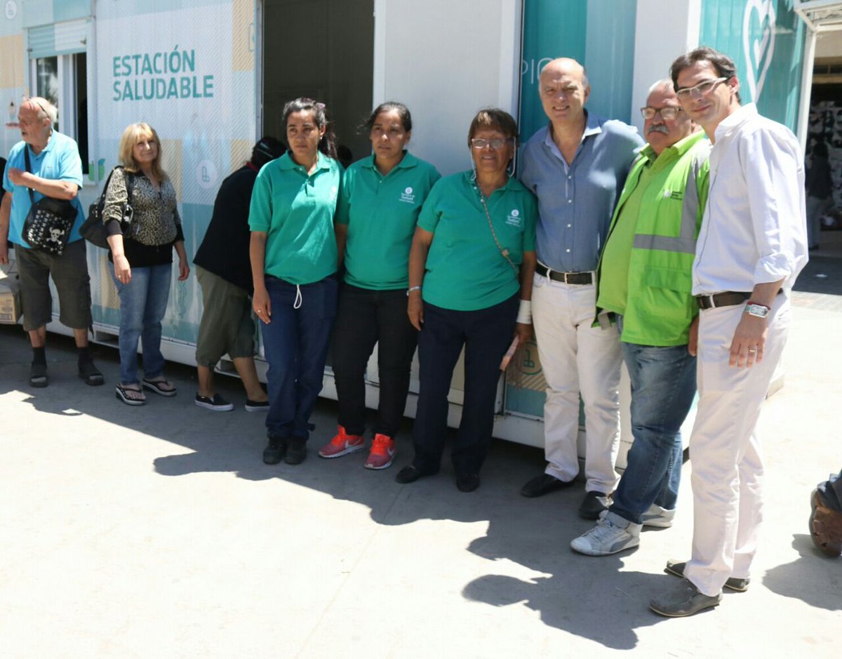 Nestorgrindetti's tweet photo. Recorrí junto a @diegokravetz y @drgustavosieli la Estación Saludable de Plaza Belgrano, donde los vecinos pueden atenderse con nuestro equipo de Salud. https://t.co/Ibza6S1A4M