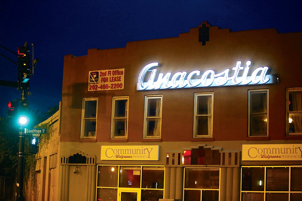 BuildingMuseum's tweet photo. Senior curator Martin Moeller names his favorite iconic DC signs. Can you recognize them all? @washingtonian https://t.co/85IoZSnsqQ https://t.co/YMfixPxBH6