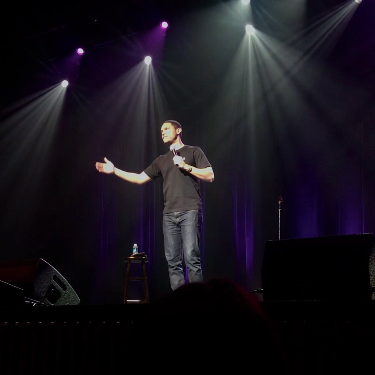 karleecemo's tweet photo. TACOS!!!! 🌮 🌮🌮🌮 @Trevornoah killed it last night! Thank you for coming to Sacramento.
#visitsacramento #sacramento365 #inthesac https://t.co/8RSaTOH2ud