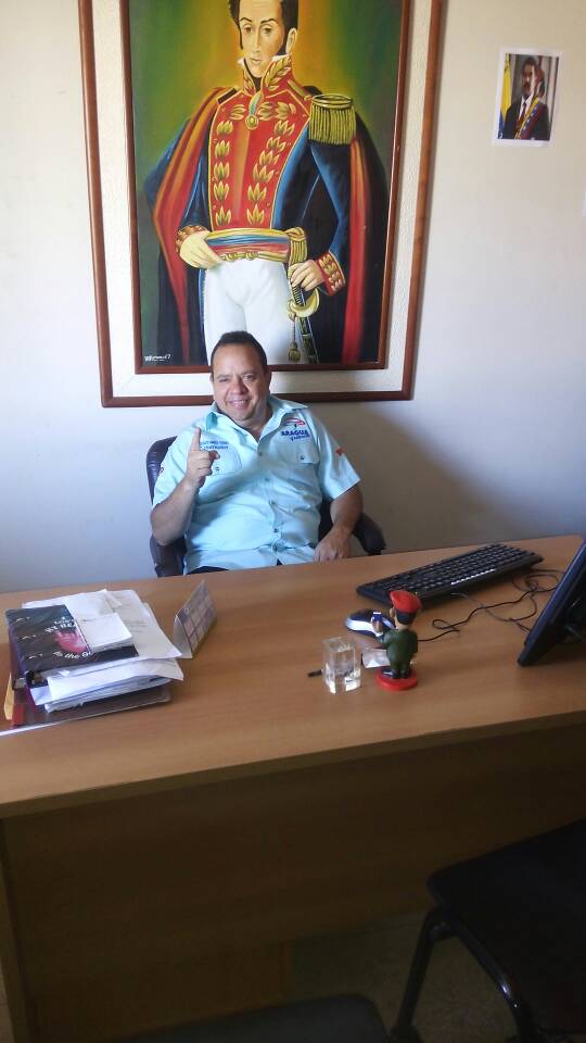leoalvacabrera's tweet photo. Con compromiso, lealtad y alegría recibimos visita de inspección del Gob. @RMarcoTorres en la secretaría de educación, donde felicito al personal que día a día atiende a maestros y maestras de #AraguaPotencia https://t.co/XpVVtpAbqI