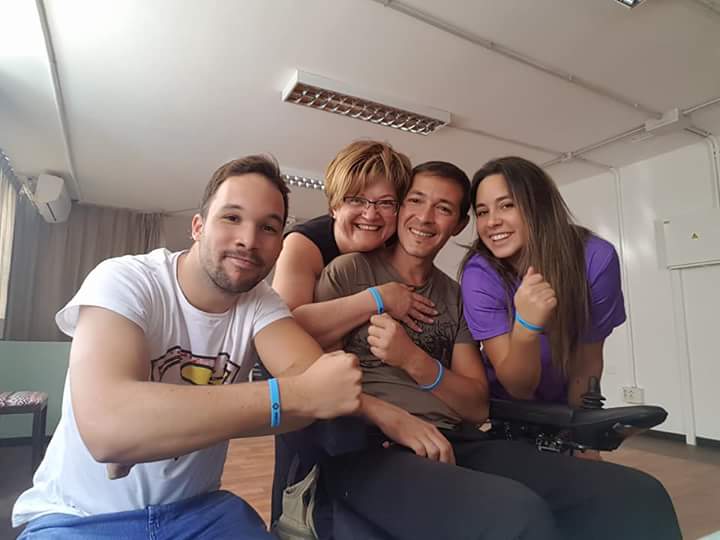 _ALanEM's tweet photo. Colabora con nuestra asociación y x SOLO 5 € consigue tu pulsera solidaria d #MSRUNLANZAROTE carrera solidaria.
Pasa x nuestra sede c/ Usaje, n°3 o llama
Tlf 680251860 - 928802500.
https://t.co/R8kTjFRJrQ
Gracias
#SomosAlanem
#Esclerosismultiple
@aedemesclerosis @esclerosiseme https://t.co/hurLaTsfZV