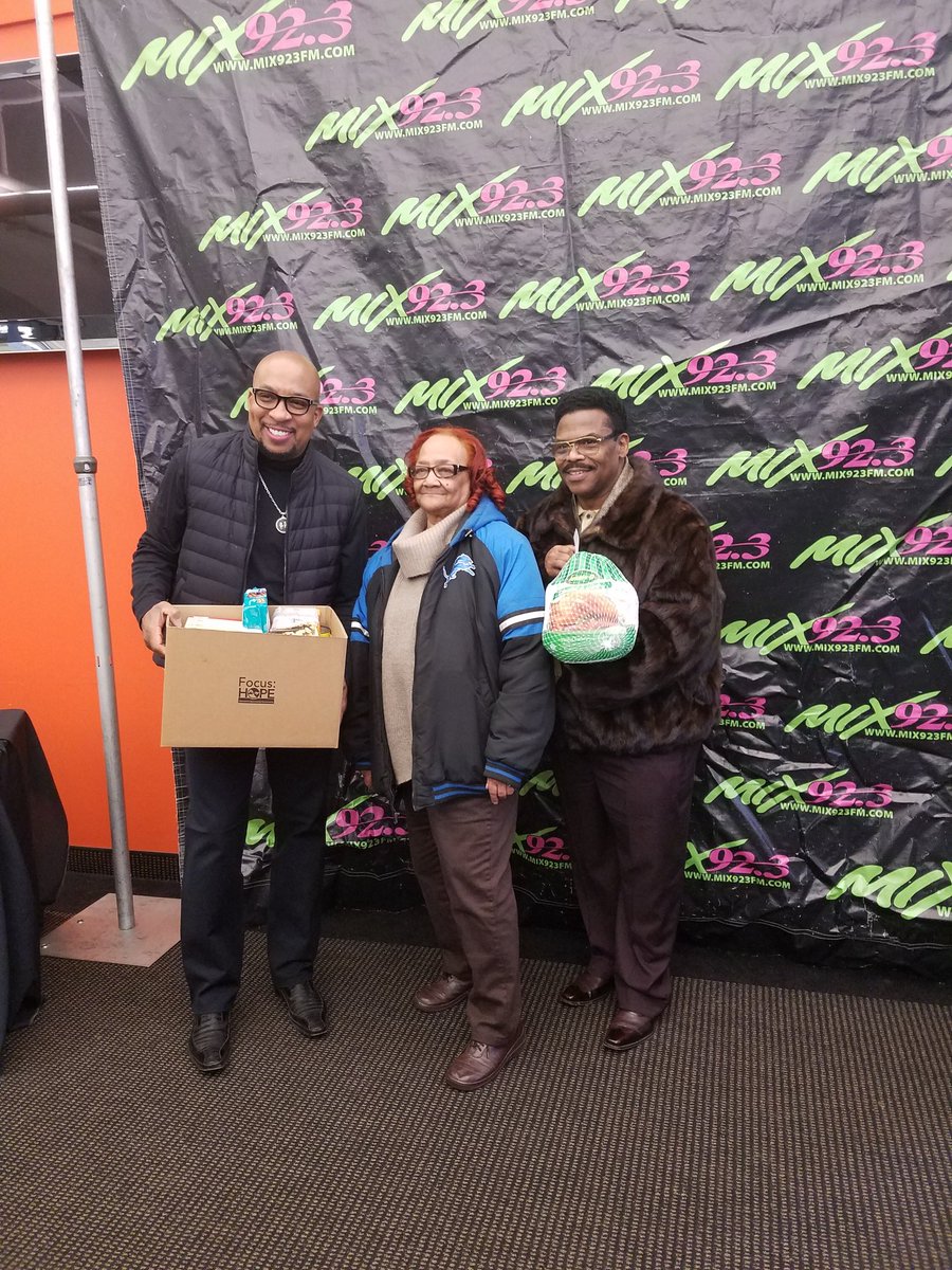 Rwenglin's tweet photo. Thanks @mix923fm @iHeartRadio and @nephewtommy for passing out a turkey dinner to seniors @Focus_HOPE #thanksgiving #Detroit https://t.co/xZFHWrNx8N