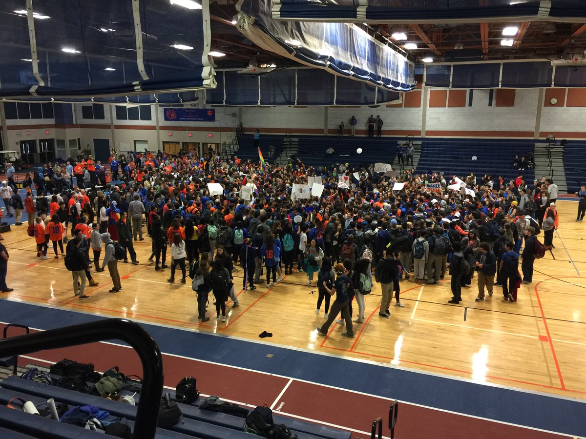 Lip Dup ... building community!!! Lion Pride!!!