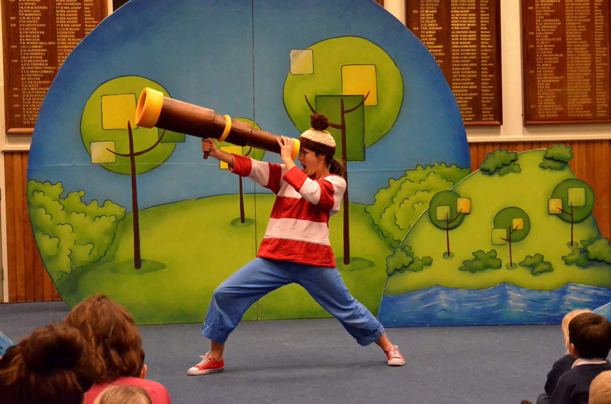 ElstreeSchool's tweet photo. Thank you Little Blue Monster theatre for a wonderful performance of Lost and Found this afternoon @ElstreeSchool #hellolittleblue #lostandfound #childrenstheatre #ChildrensBooks #HomeFarm https://t.co/7c0aouvtXF