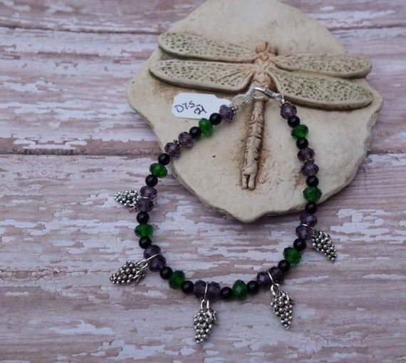 DragonflyElegan's tweet photo. Wine Wednesday - https://t.co/WCqk0E3OxY #SmallBusinessSaturday #SmallBusiness #winewednesday #etsyseller #jewelry #bracelet https://t.co/kFtjvXtmaM