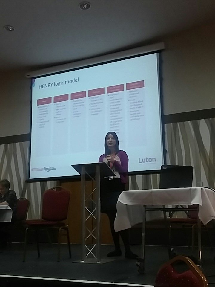 FS_Luton's tweet photo. Talking about @HENRYhealthy and how it has been implemented in #luton at #FSConf17 https://t.co/2t31fqDcKZ