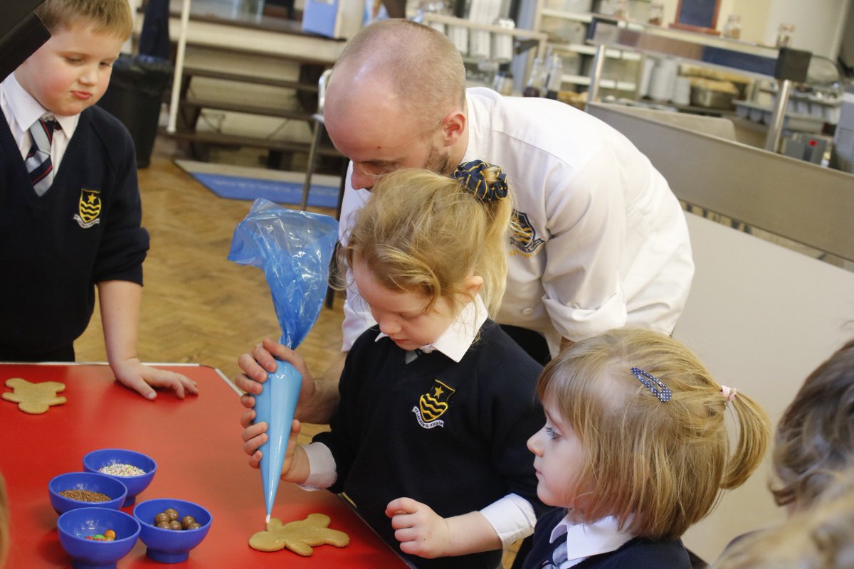 SJCJuniorSchool's tweet photo. Our Reception Class getting into the festive spirit as they decorate #gingerbread men with lots of delicious sweets and treats! #Portsmouth #SJCPrePrep #ChristmasCountdown #Southsea https://t.co/rulXDqD7o9