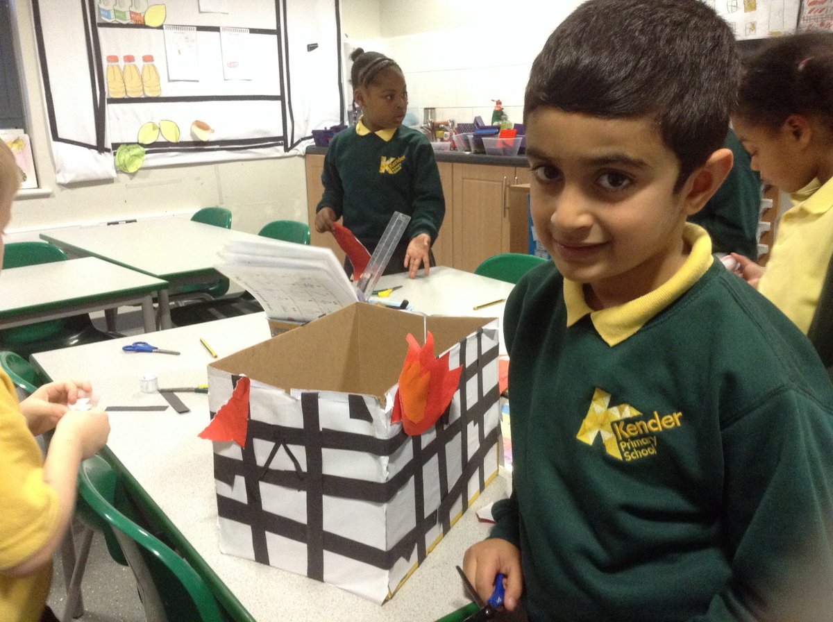 KenderKerr's tweet photo. We found a real wattle and daub wall! Making Tudor houses and exploring The Great Fire of London through small world. @KenderSchool https://t.co/wFW9XHlyGy