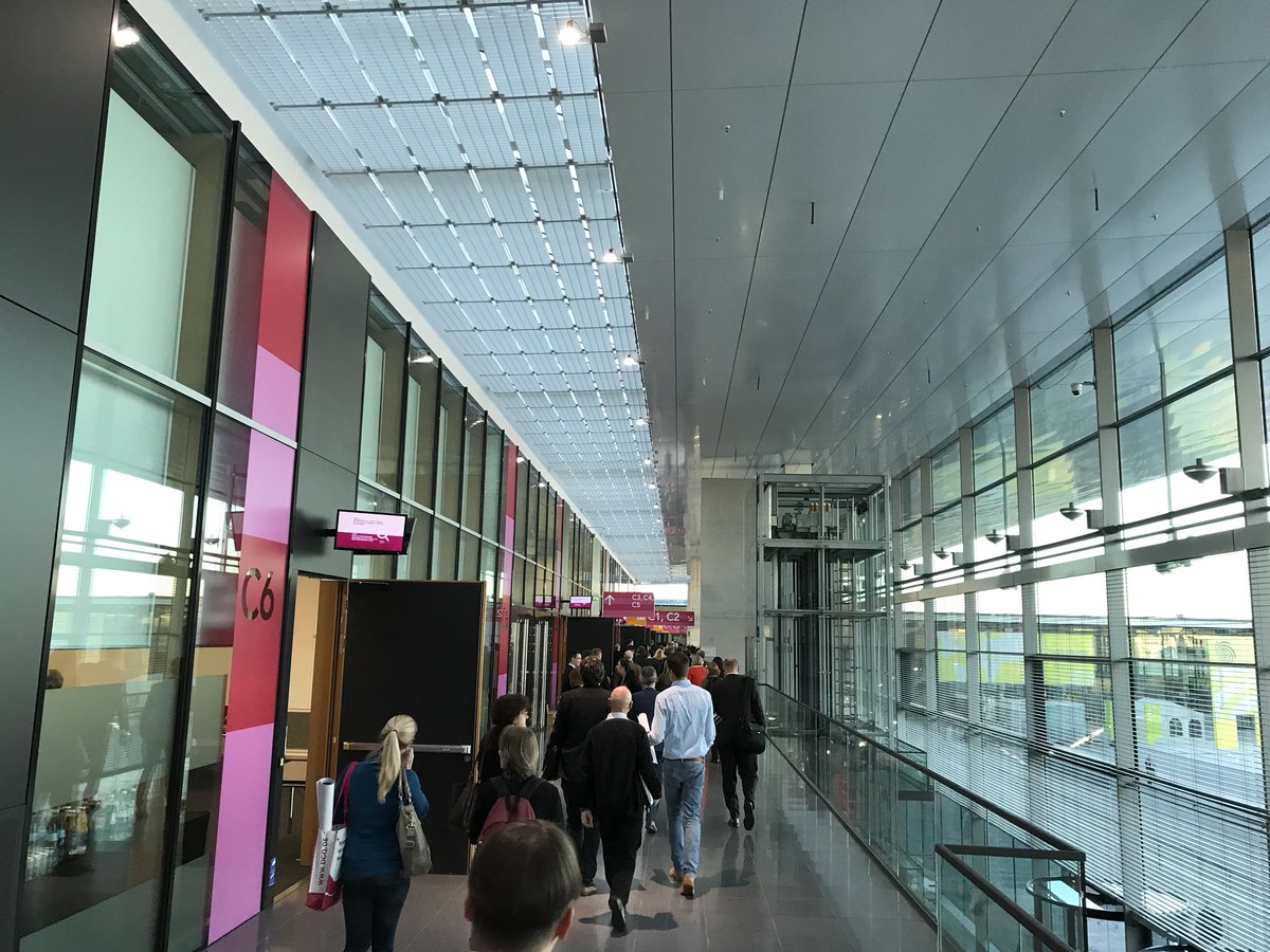 DGQffm's tweet photo. Auf dem Weg zum finalen Tagesordnungspunkt: zur Vorstellung der Workshop-Ergebnisse #qtag17 https://t.co/OUzfrwh8gn