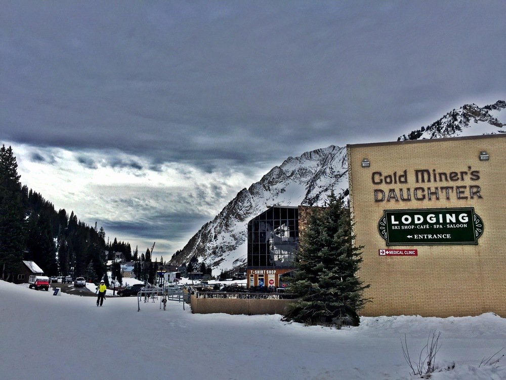 MountainsideSpa's tweet photo. Snow. Alta. Mountainside Spa
We're all friends here.
#mountainsidespa #utahspa #altaskiresort #timeforme https://t.co/4rui201ncW https://t.co/l9n0QJeecZ