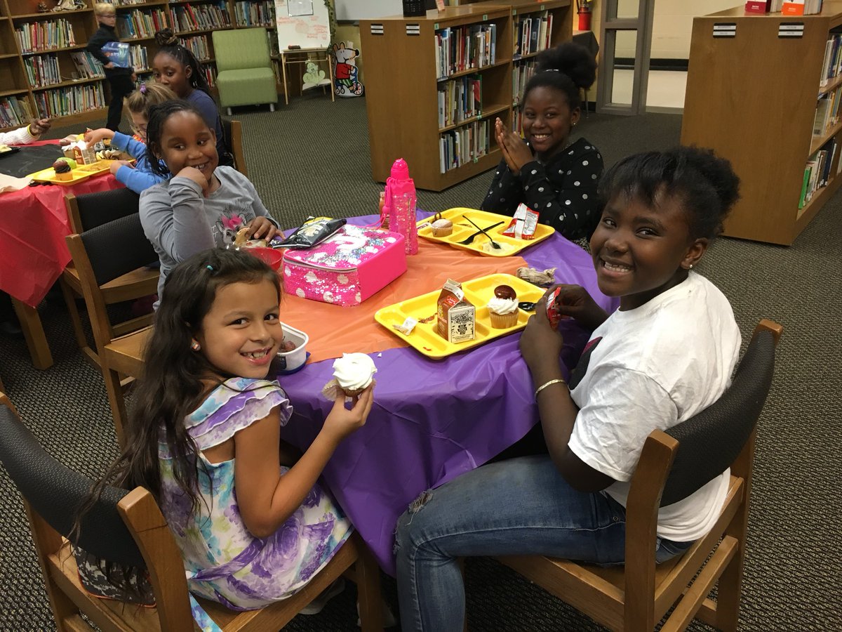 LBNELibrary's tweet photo. Celebrating our Carolina and Clemson readers! Proud of you all! #ReaderBees #lbne https://t.co/HKC7P5TnnV