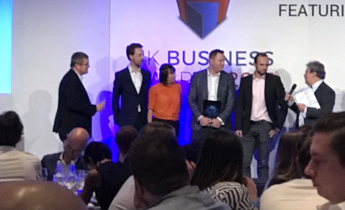 thealkiviades's tweet photo. Well done table companions - @thomsonreuters #bestonlineuserexperienceb2b @supageorg https://t.co/yQTG4ATGEo