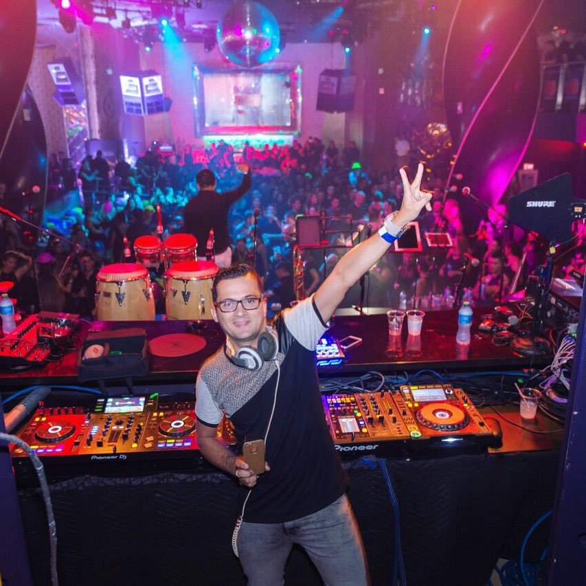 djmarioandretti's tweet photo. A esta vida has venido a ser feliz. No permitas que nadie apague la música de tu alma. Mereces sólo lo mejor. #Live #DjMarioAndretti #OroNightClub #PuntaCana #RepúblicaDominicana https://t.co/vQGmcKwyw2