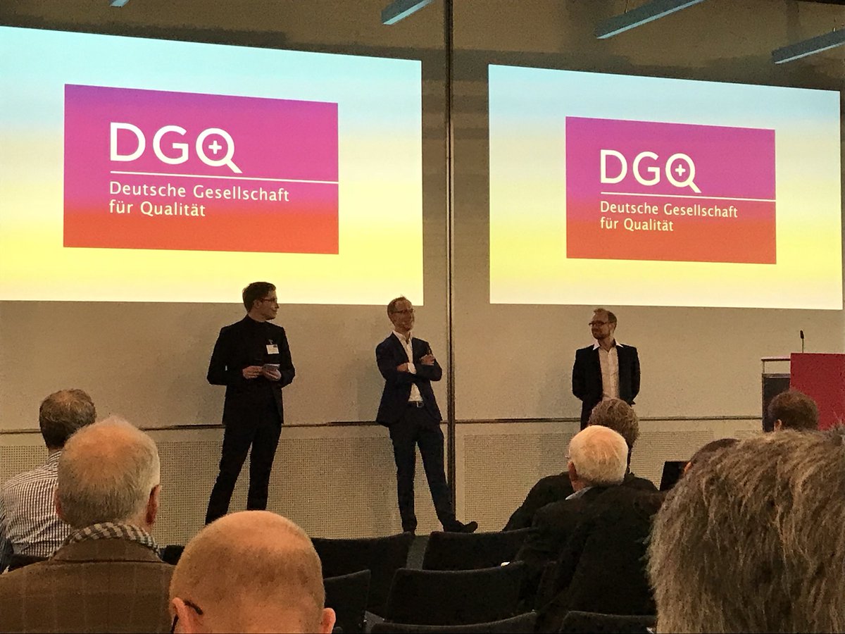 DGQffm's tweet photo. Das Community Management der DGQ stellt die Ergebnisse der Workshops vor #QTag17 https://t.co/BWxSdY8lXJ