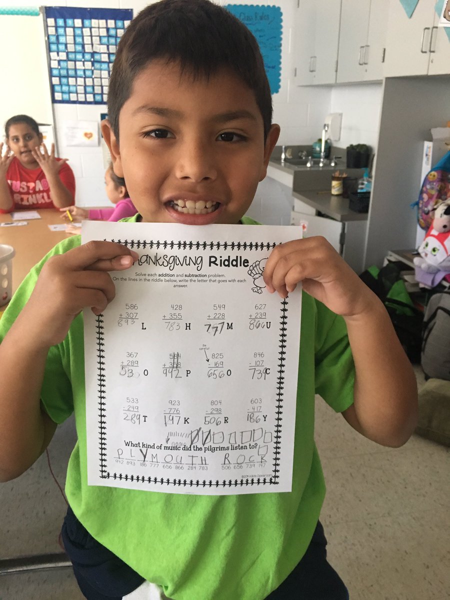 MsHartman3's tweet photo. Having a blast using thanksgiving themed math review stations! #polygons #adding #subtracting #moneymath https://t.co/7KlPk6LHON