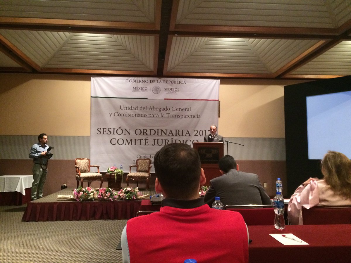 DianaBernadac's tweet photo. Palabras de bienvenida del Lic. David Garay Maldonado en la Sesión Ordinaria 2017 Comité Jurídico @SEDESOL_mx #DurangoPresente @IsaiasBerumenA @AlejandroNietoE @RicardoHdezMx @IxcelC https://t.co/5AhnLYaBIL