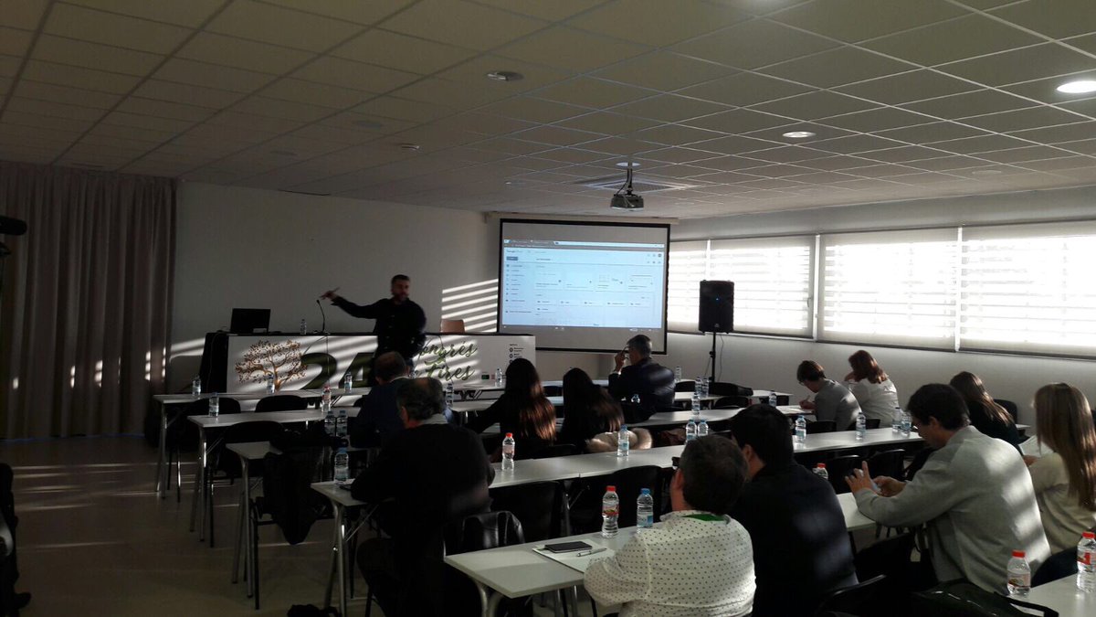 CeinaFormacio's tweet photo. El nostre team ja està al #24econgrésdefiresdeCatalunya Avui conferència de #RobertClapés 📈 “Eines d’enquesta a visitants. Tipologia d’enquestes i formularis” #aceinaformat 🎖 #LesBorgesBlanques #LesGarrigues #lleida https://t.co/o0g1ufzRh2