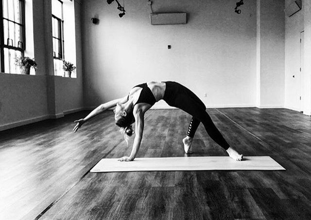 artmuseumarea's tweet photo. THANKS + GIVING Donation Flow 🙏 9am #Thanksgiving morning @yoga_habit get your pre-turkey groove on .
..
...
#artmuseumarea #fairmountforever #fairmount #phillyareayoga #poweryoga #donationbased #flowyoga https://t.co/MomN4K3BZs