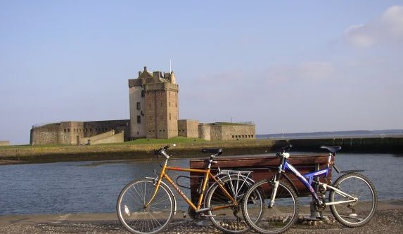 WinnerTubes's tweet image. Weekends are a great opportunity to get out on your bike and explore, why not add some culture to your ride this weekend? @sustrans have picked their top 10 cultural routes. sustrans.org.uk/node/7769/best…  #cycling #winnertubes