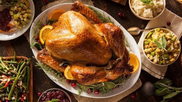 WBTV_News's tweet photo. Here's a step-by-step video on how to roast the perfect Thanksgiving turkey » https://t.co/D6N07QxwoP https://t.co/bInLD25E9Z