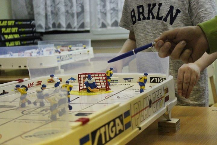 r69vsk's tweet photo. Šodien sākās galda hokeja turnīrs! To uzsāka 3.-6.klašu skolēni. https://t.co/6hXAr6cUBy https://t.co/sEZLJnRUFB
