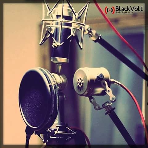Blackvoltaudio's tweet photo. Moth Mic STD en acción!
#mothmic #retrophonic #deluxe #audioengineer #audiolife #studiolife #mothsound #blackvoltaudio #recording #vintage #handmade #goodtone #proaudio #bestgear #audioperfecto #custommics https://t.co/EncW0pAyUB