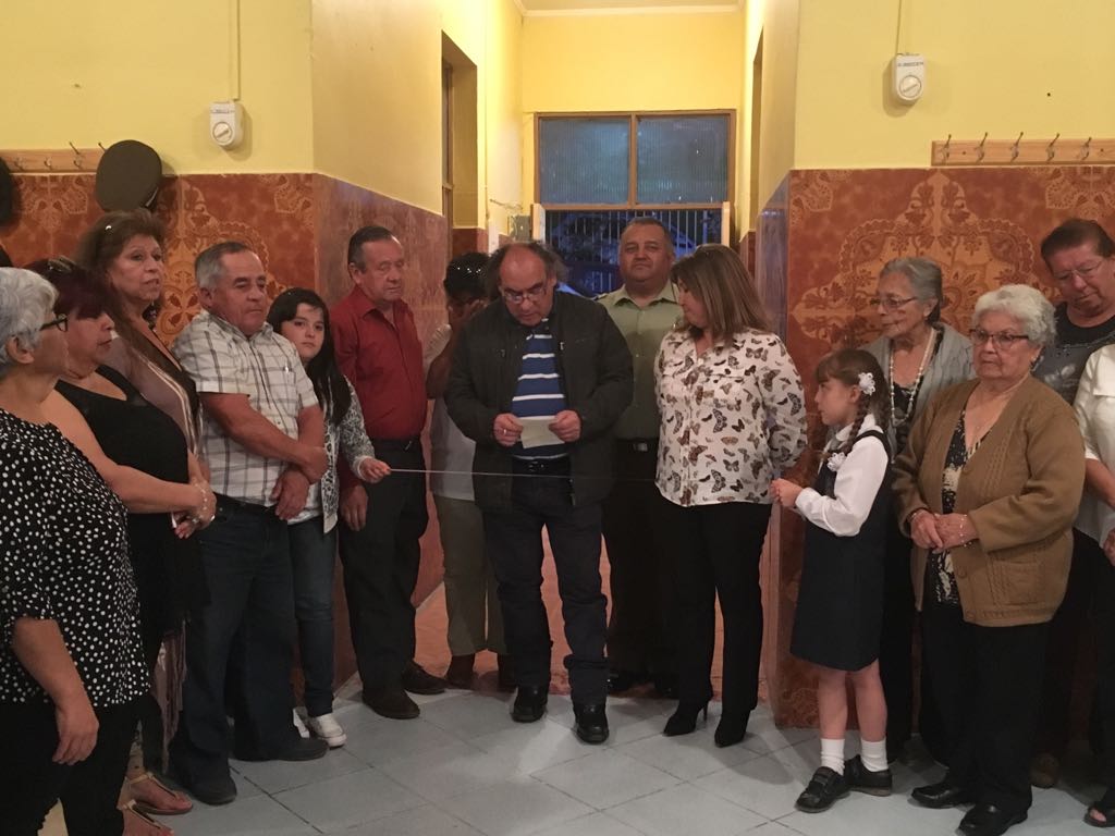 Micc3ra's tweet photo. #antofagasta @Carabdechile @JUANBRAVO911 .Personal del Micc, participa en la lnagiracion de la Sede  de la sociedad Socorros mutuos. https://t.co/J2tVgH1M0m